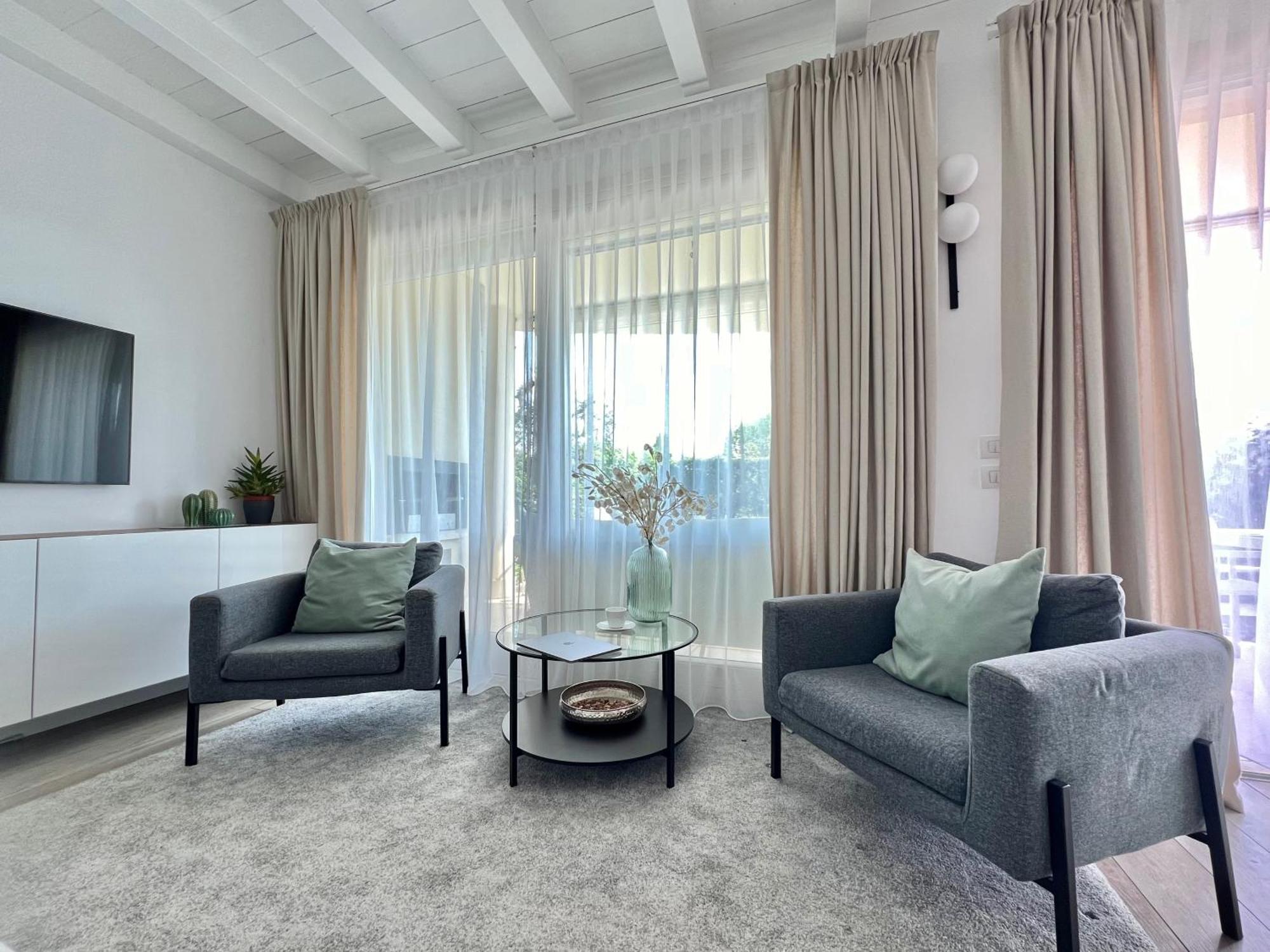 Paganini Suites And Apartments シルミオーネ エクステリア 写真